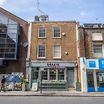 Blueground Chelsea Nr Bars Dining River Lon-546
